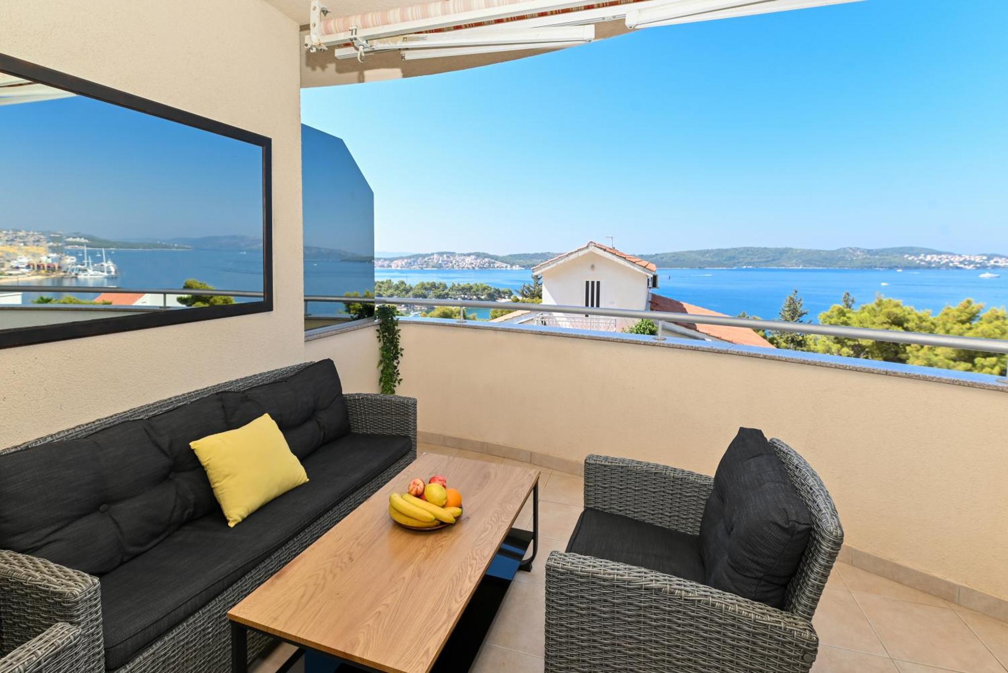 Sunny Place With Sea View Trogir Kültér fotó