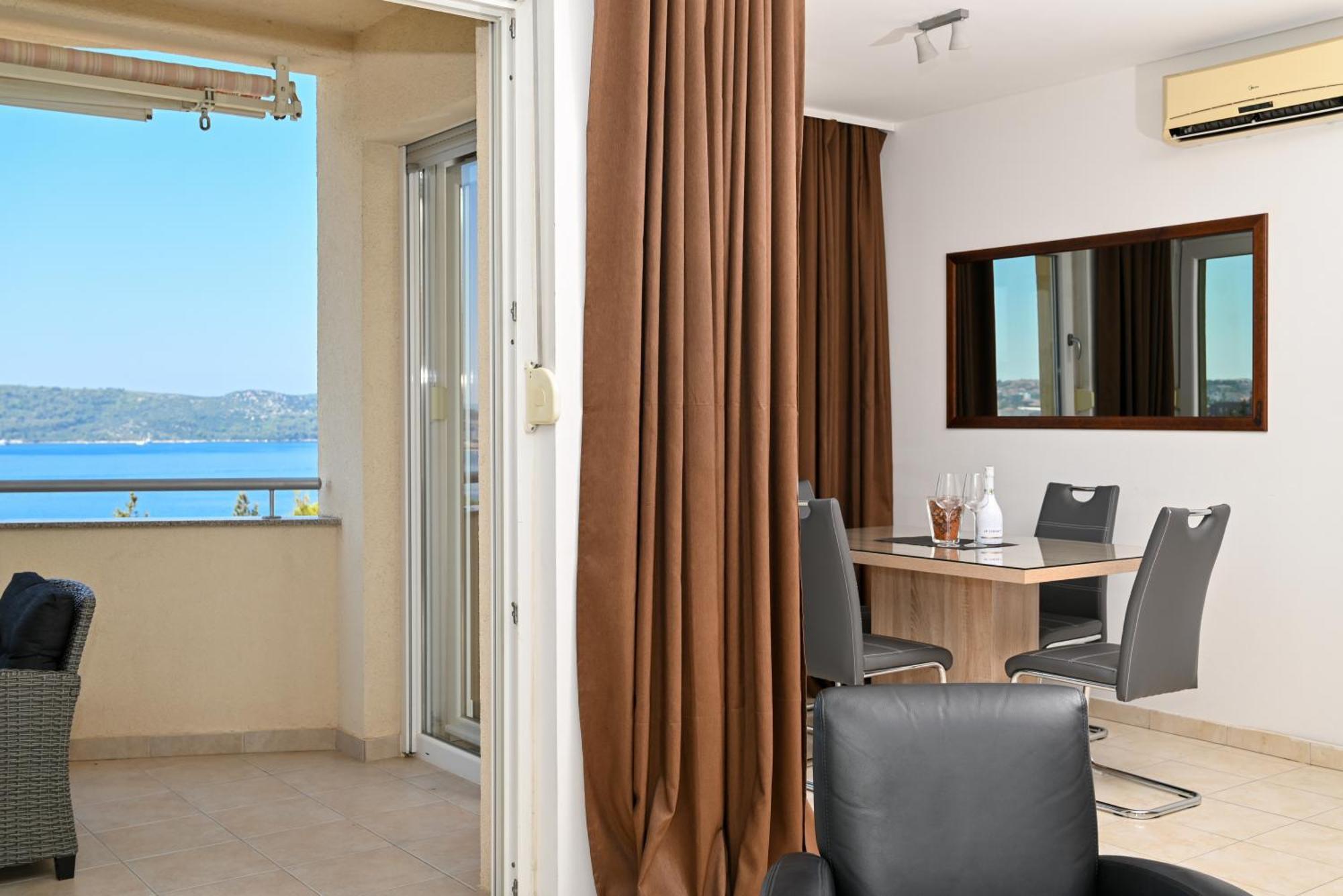 Sunny Place With Sea View Trogir Kültér fotó